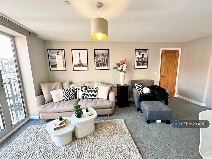 1 Bedroom Flat To Rent In Havelock Square, Swindon, SN1