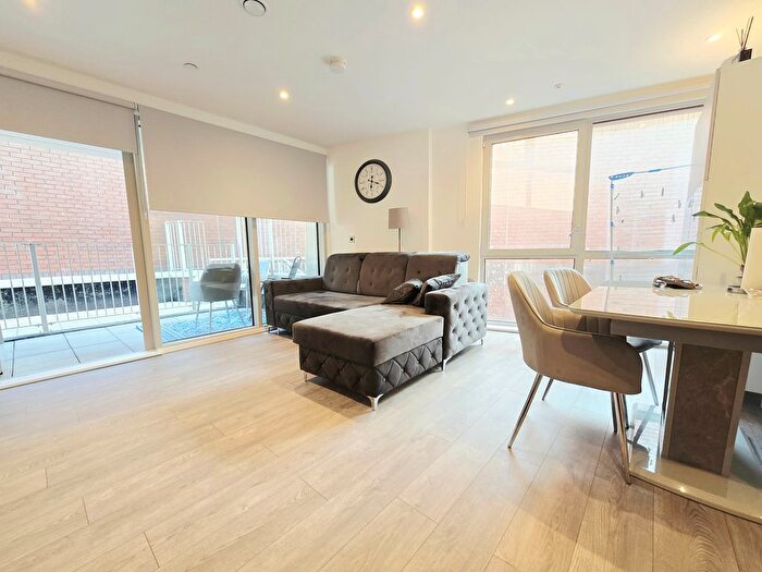 1 Bedroom Flat To Rent In Orla Lodge, Harrow, HA1