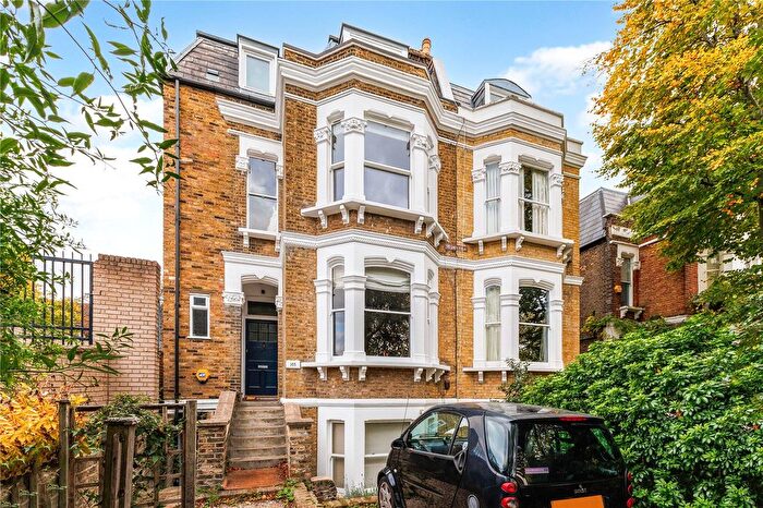 1 Bedroom Flat For Sale In West Hill Road, Putney, London, SW18