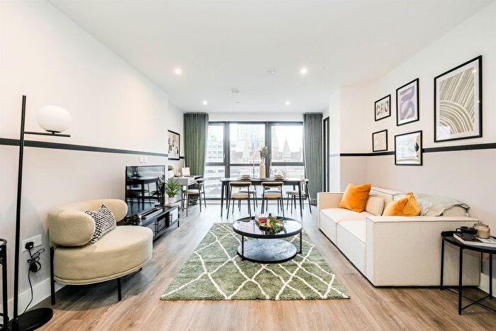 3 Bedroom Flat For Sale In Poplar Walk, Croydon, CR0