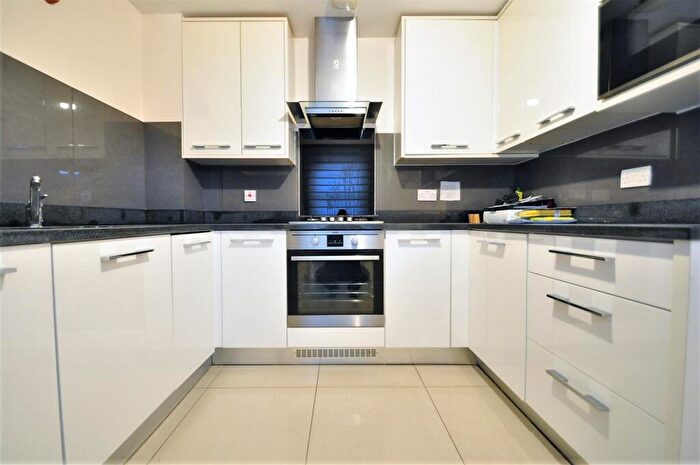 4 Bedroom Terraced House To Rent In Rainbow Road, Erith, DA8