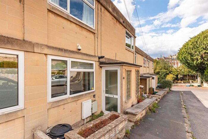 2 Bedroom Terraced House To Rent In St. James's Park, Bath, BA1