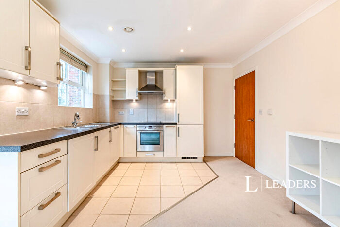 2 Bedroom Flat To Rent In Overton Road, Sutton, SM2