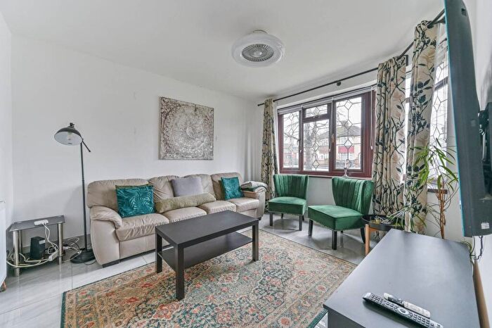 3 Bedroom Semi Detached House To Rent In London Road, Mitcham, CR4