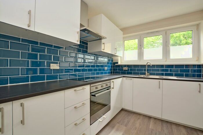 2 Bedroom Apartment To Rent In Wricklemarsh Road, London, SE3