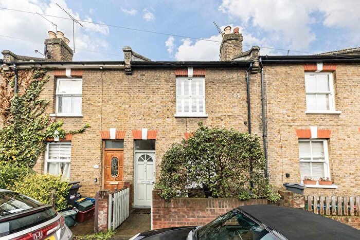 4 Bedroom Property To Rent In Enfield Road, Brentford, TW8
