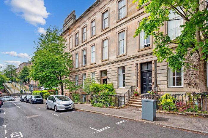 3 Bedroom Flat To Rent In Ruskin Place, Flat -, Kelvinbridge, Glasgow, G12