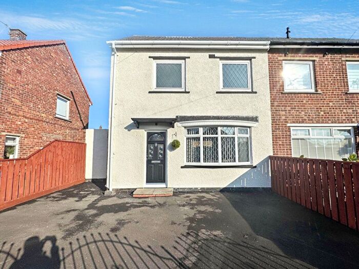 3 Bedroom Semi-detached House For Sale In Inverness Road, Jarrow, NE32