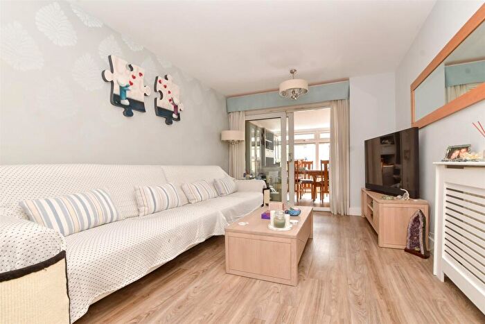 2 Bedroom End Of Terrace House For Sale In Lindbergh Road, Wallington, Surrey, SM6