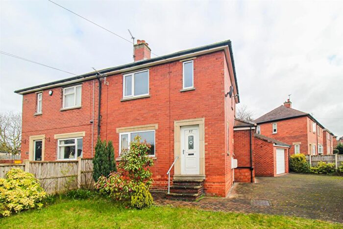 2 Bedroom Semi Detached House For Sale In Park Lodge Lane, Wakefield, WF1