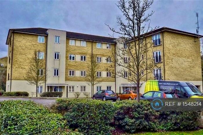 2 Bedroom Flat To Rent In Waterfall Close, Hoddesdon, EN11