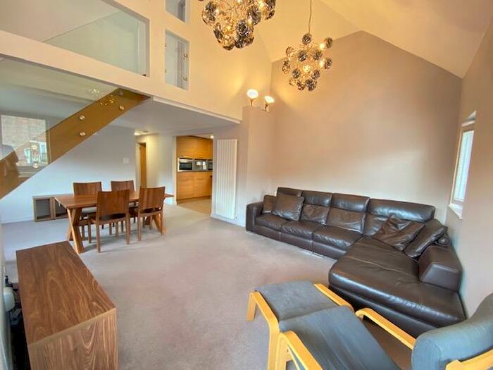 2 Bedroom Apartment To Rent In Romeland Hill, St. Albans, AL3