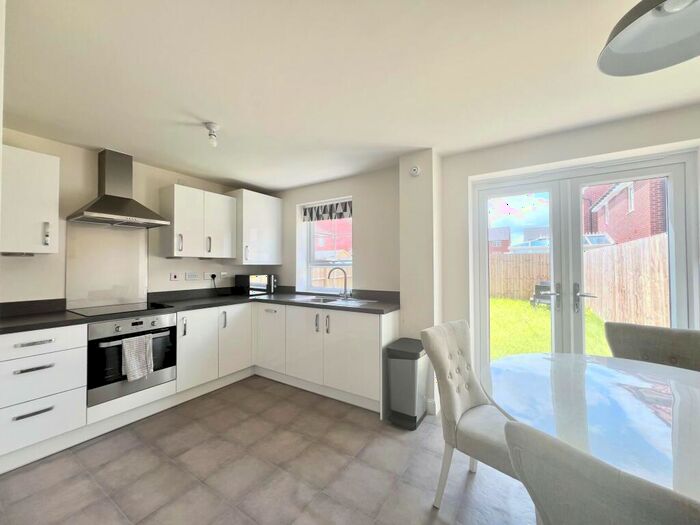 3 Bedroom Semi-Detached House To Rent In Marconi Drive, Beeston, NG9