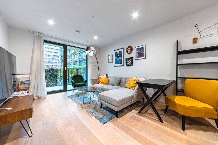 2 Bedroom Apartment To Rent In John Cabot House, Clipper Street, Royal Wharf, London, E16