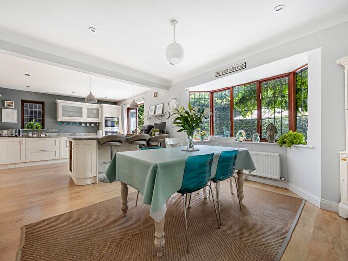 5 Bedroom Detached House For Sale In Windermere Close, Winnersh, RG41