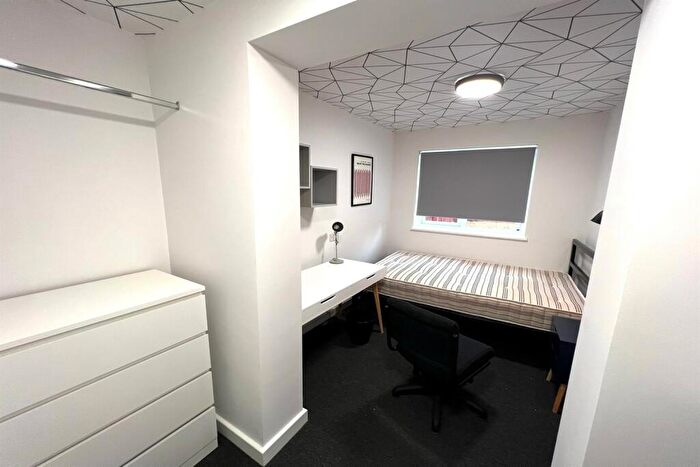 1 Bedroom Semi-Detached House To Rent In Leiden Road, Headington, Oxford, OX3