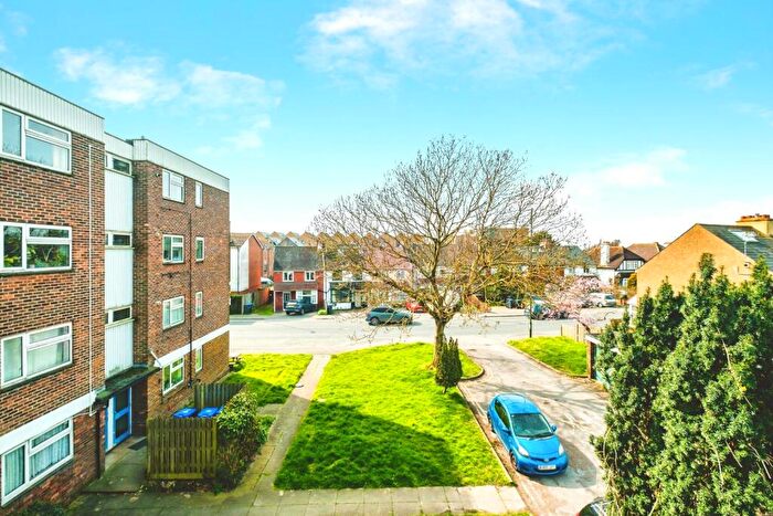 2 Bedroom Flat For Sale In Freehold Street, Shoreham-by-Sea, West Sussex, BN43