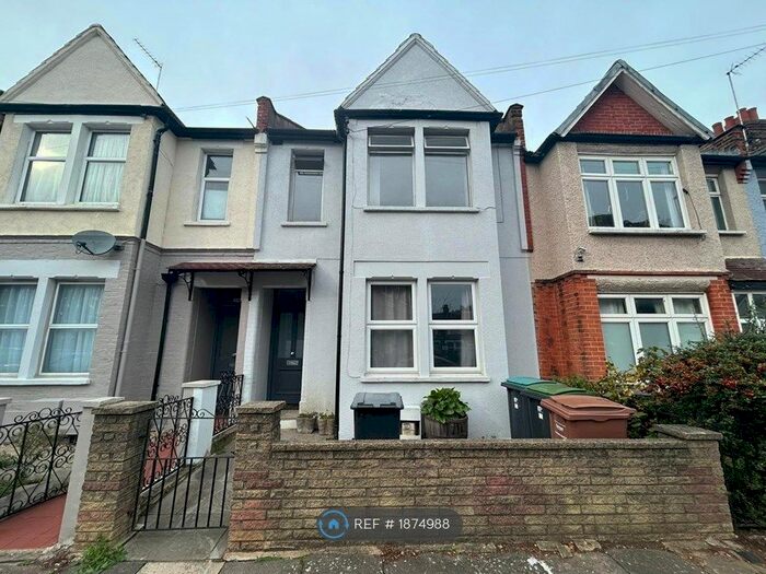 3 Bedroom Flat To Rent In Willingdon Road, London, N22