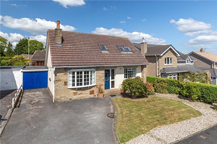 3 Bedroom Link Detached House For Sale In Moor Park Drive, Addingham, Ilkley, West Yorkshire, LS29