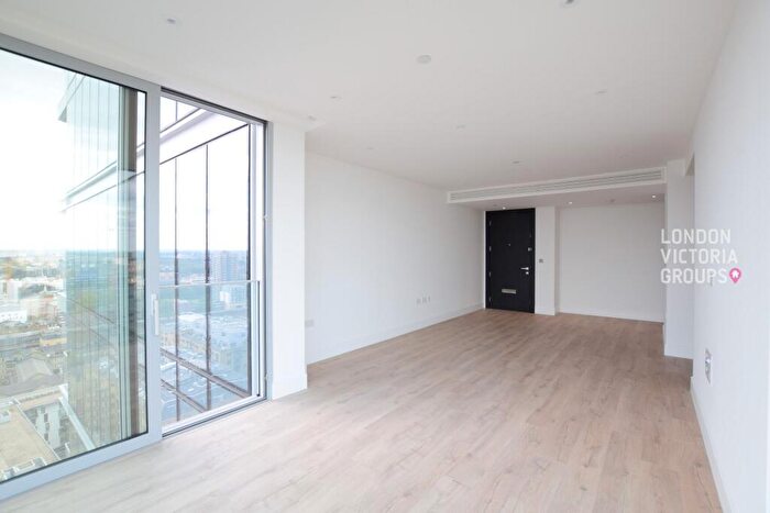 2 Bedroom Apartment To Rent In Cassia House, Piazza Walk, London, E1