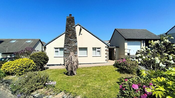 3 Bedroom Bungalow For Sale In Westground Way, Tintagel, PL34