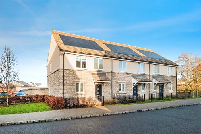 2 Bedroom End Of Terrace House For Sale In Charlotte Avenue, Bicester, OX27