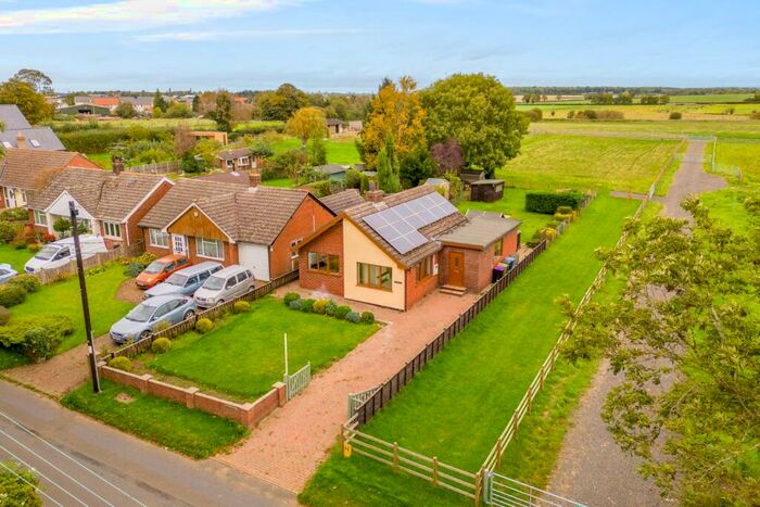 3 Bedroom Detached Bungalow For Sale In Barlings Lane, Langworth, Lincoln, Lincolnshire, LN3