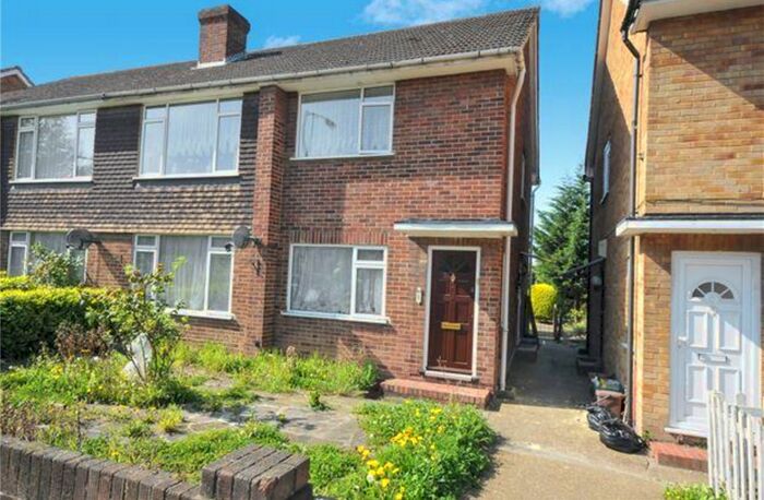 2 Bedroom Maisonette To Rent In Wide Way, Mitcham, CR4
