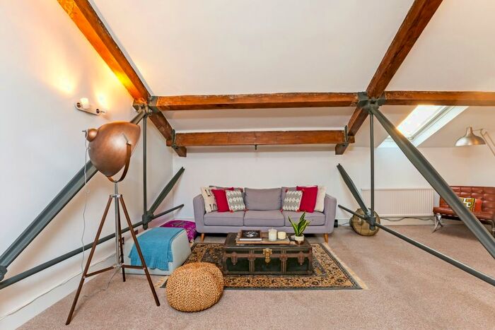 1 Bedroom Flat To Rent In Gainsford Street, London, SE1