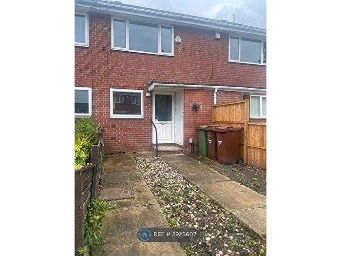 2 Bedroom Terraced House To Rent In Maybush Road, Wakefield, WF1