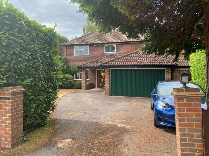 4 Bedroom Detached House To Rent In Woking, GU21