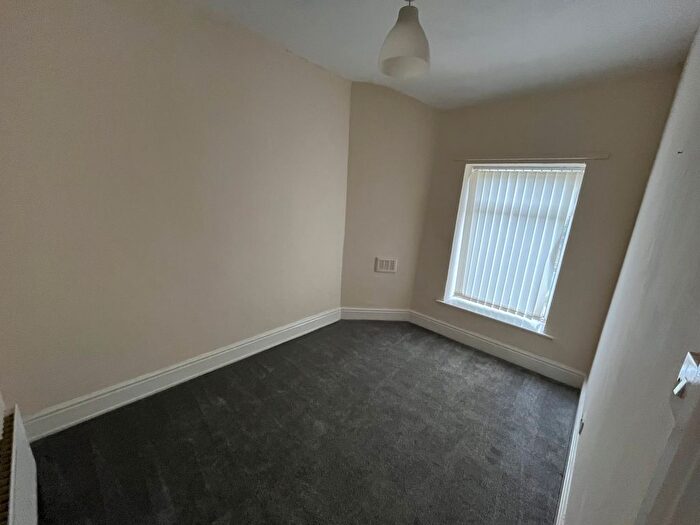 2 Bedroom End Terrace House To Rent In Park Lane, Royton, Oldham, OL2