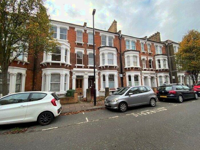 3 Bedroom Apartment To Rent In Brook Drive, Kennington, London, SE11