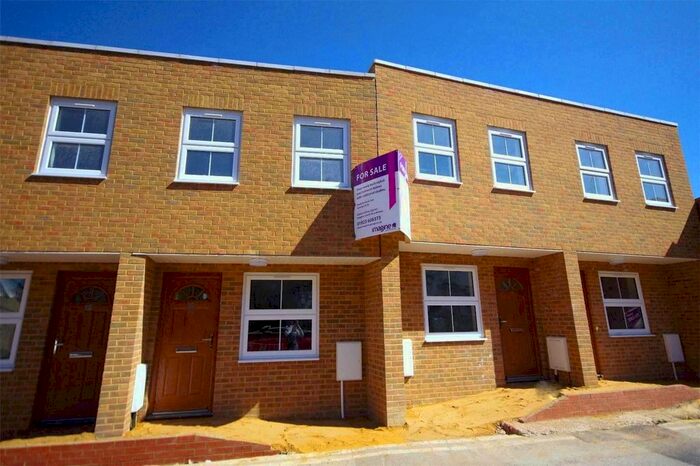 2 Bedroom Terraced House To Rent In Loates Lane, Watford, Herts, WD17
