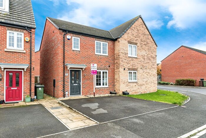 3 Bedroom Semi Detached House For Sale In Silkstone Road, Featherstone, Pontefract, WF7