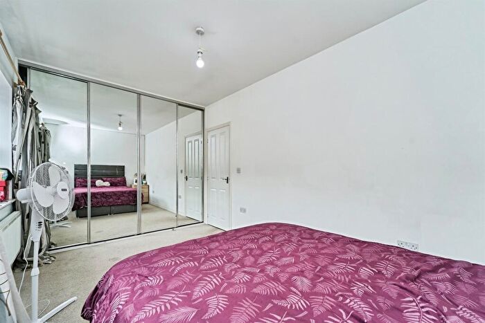 2 Bedroom Coach House For Sale In Creed Way, West Bromwich, B70