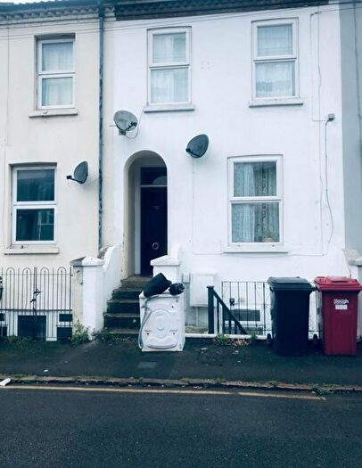 1 Bedroom Studio To Rent In Park Street, Slough, SL1