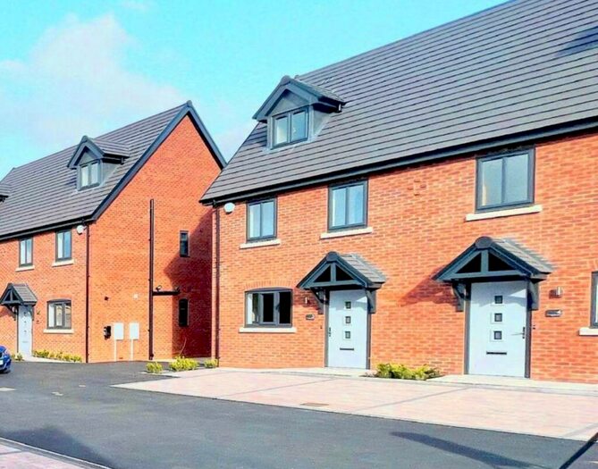 4 Bedroom House To Rent In Vicarage Road, West Bromwich, B71