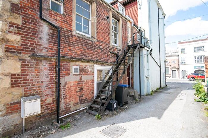 1 Bedroom Flat To Rent In Market Place, Warminster, Wiltshire, BA12