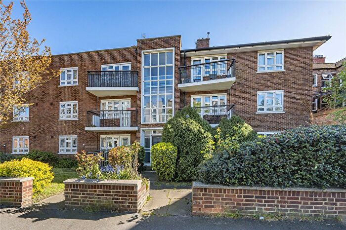 1 Bedroom Flat For Sale In Coombe Road, New Malden, KT3