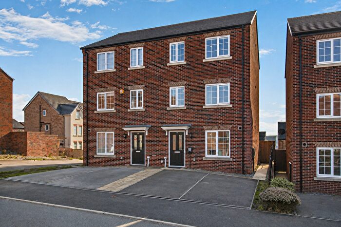 4 Bedroom Semi-Detached House For Sale In Craig Hopson Avenue, Castleford, West Yorkshire, WF10