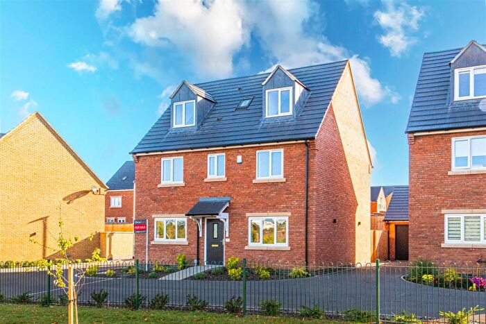 5 Bedroom Detached House For Sale In Reed Close, Britannia Park, Kettering, NN16