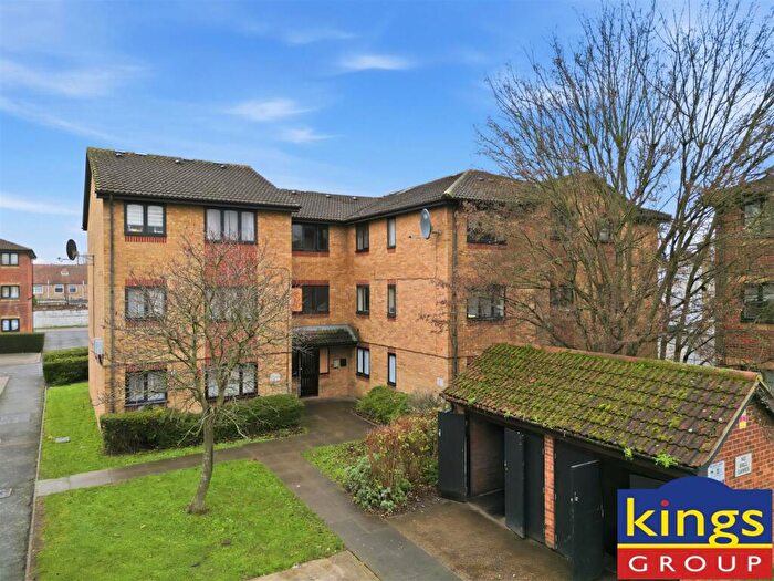 1 Bedroom Flat For Sale In Acworth Close, Edmonton, N9