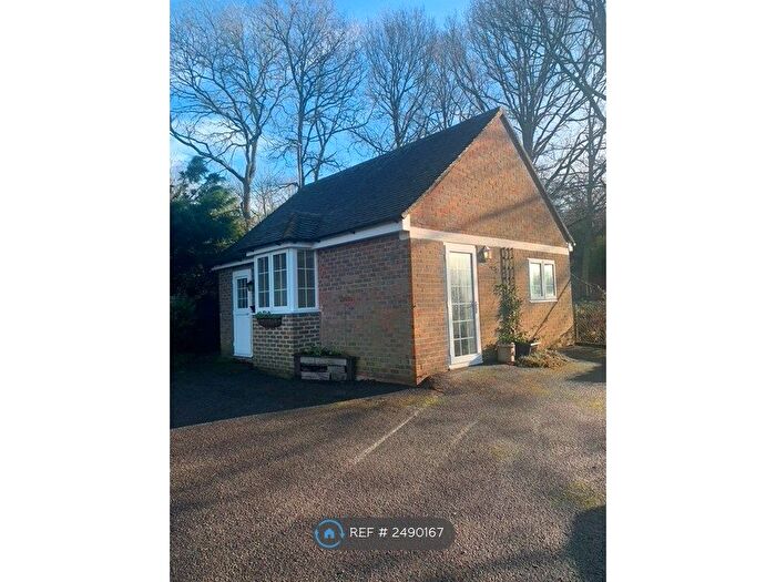 Studio To Rent In Hoad Hill Cottages, Shipbourne, Tonbridge, TN11