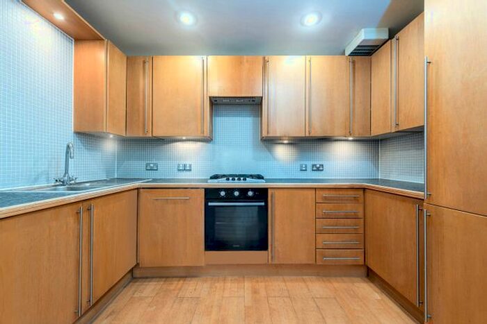 3 Bedroom Flat To Rent In Flat, West Tenter Street, Aldgate, E1