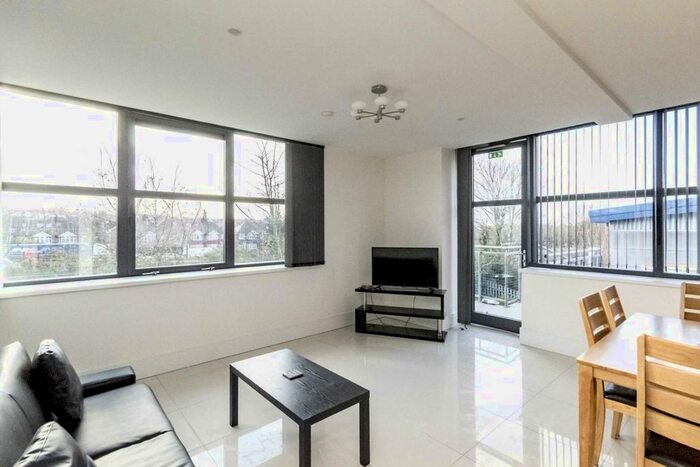 2 Bedroom Flat To Rent In West Gate, London, W5