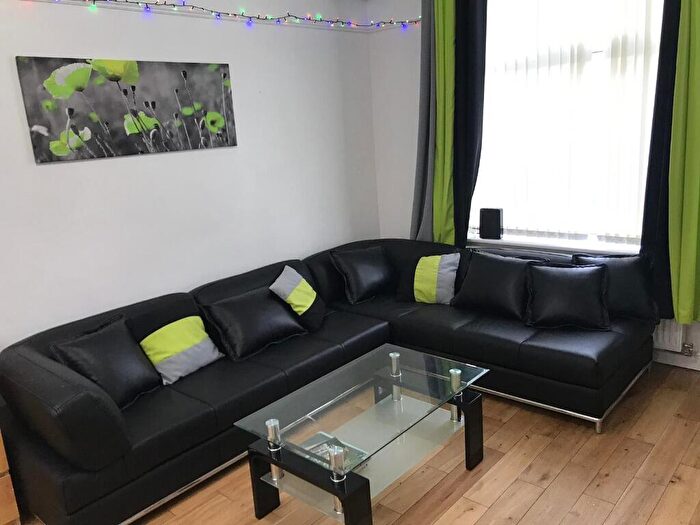 6 Bedroom Detached House To Rent In Cedar Grove, Fallowfield, Manchester, M14