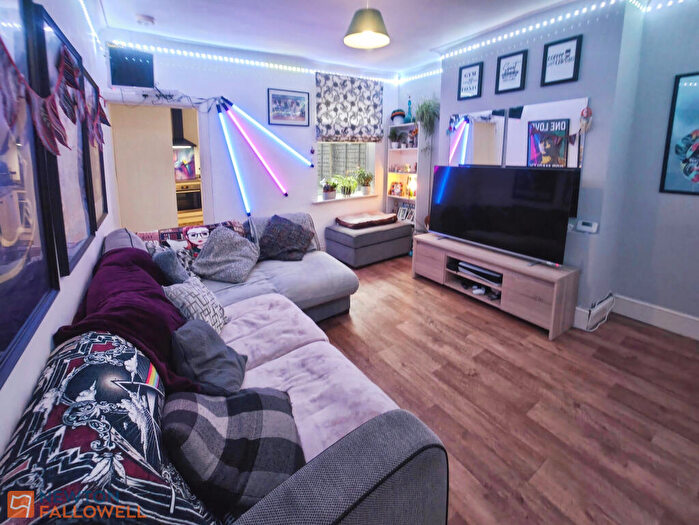 3 Bedroom Terraced House For Sale In Redcliffe Road, Mansfield, NG18