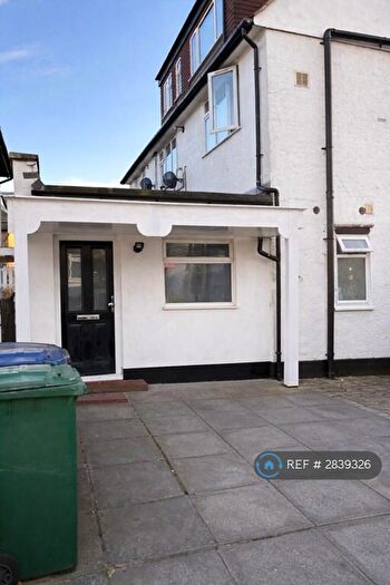 2 Bedroom Maisonette To Rent In Sunny Gardens Road, London, NW4