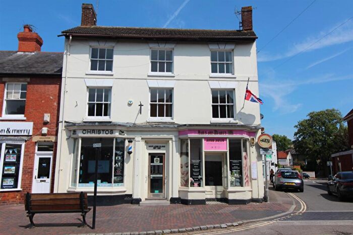 4 Bedroom Apartment To Rent In A Flat On The High Street, Newport Pagnell, MK16